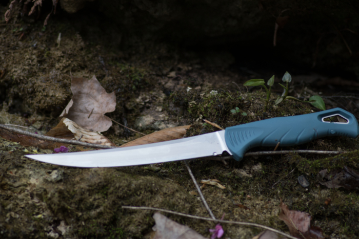 The best overall fishing knife, The Benchmade Fishcrafter on the ground