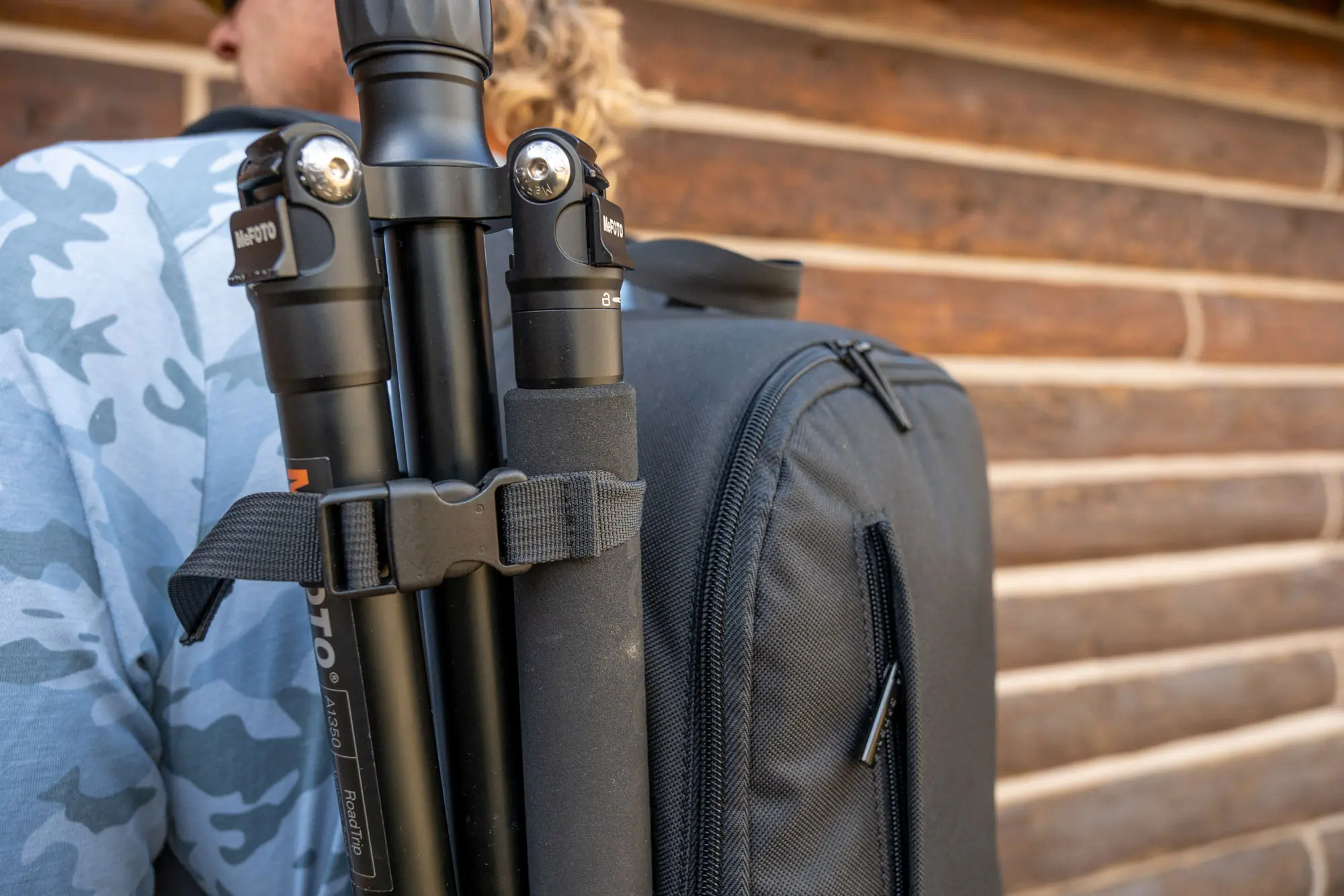 CADeN Camera Backpack witht he tripod up close