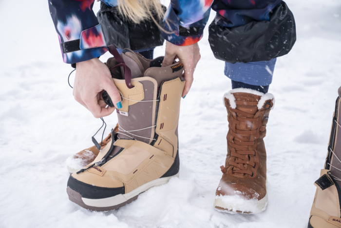 Adjusting the dual BOA system on the Salomon Vista Dual BOA Women’s Snowboard Boots