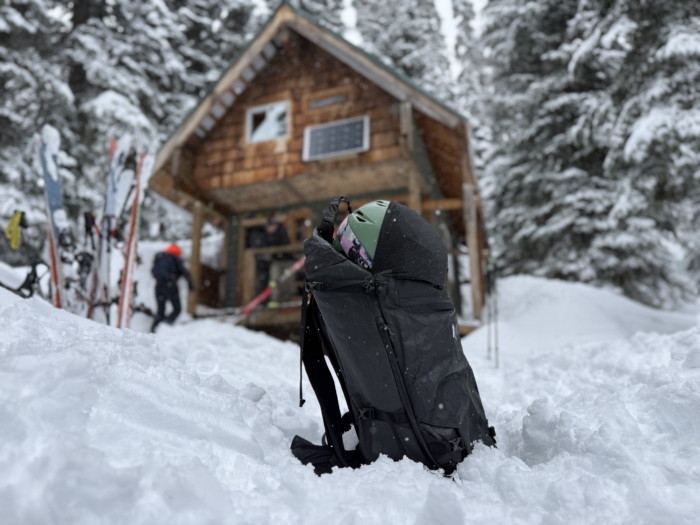 Raide Research LF 30L in snow