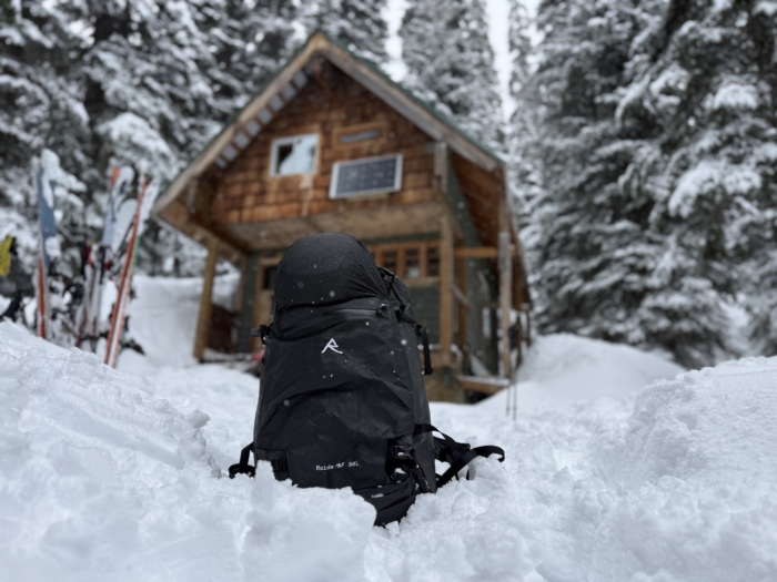 Raide Research LF 30L in snow