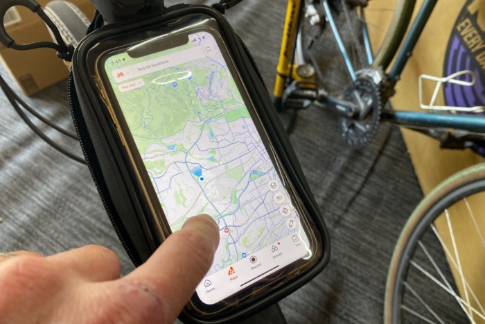 Using the touchscreen on a phone in the Lezyne Smart Energy Caddy XL