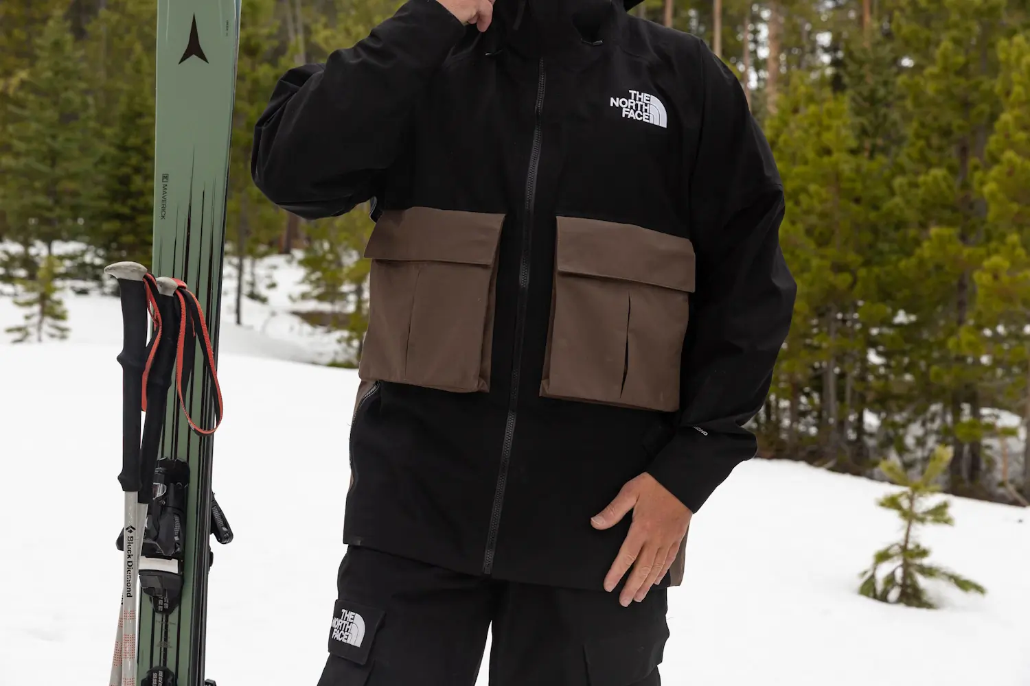 person wearing TNF dragline jacket