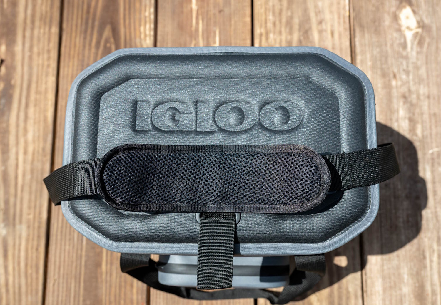 Top view of Igloo trailmate cooler showing the logo