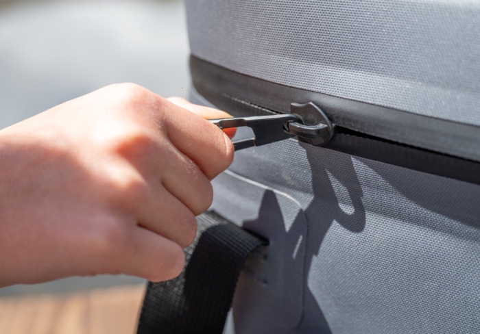 Zipping up Igloo Trailmate 18 can cooler