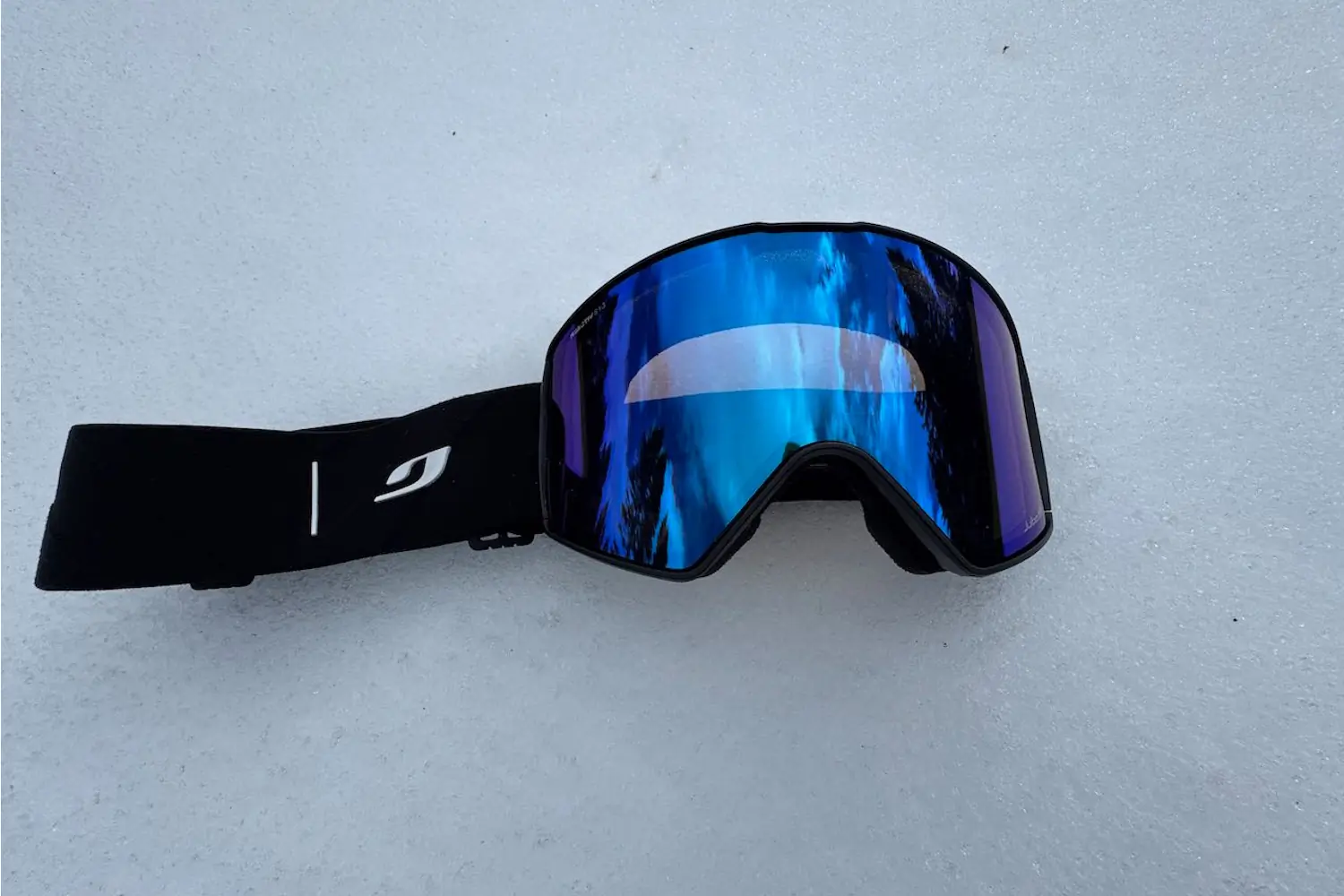 Julbo Cyrius lying on snow