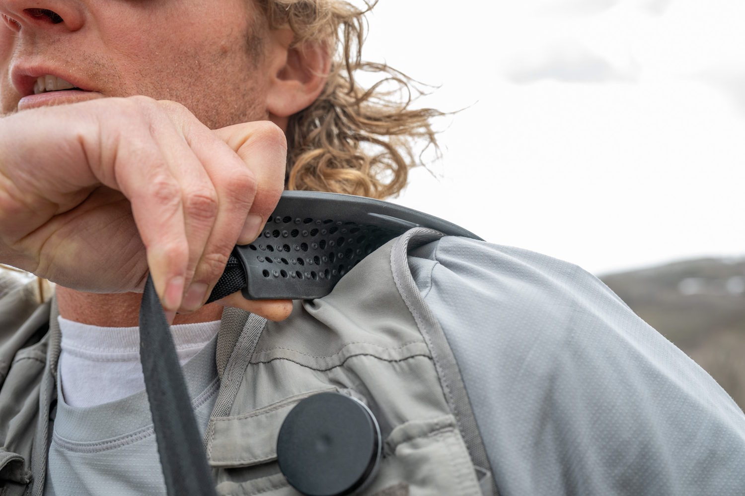 Titan artctic zone 30 can cooler shoulder strap