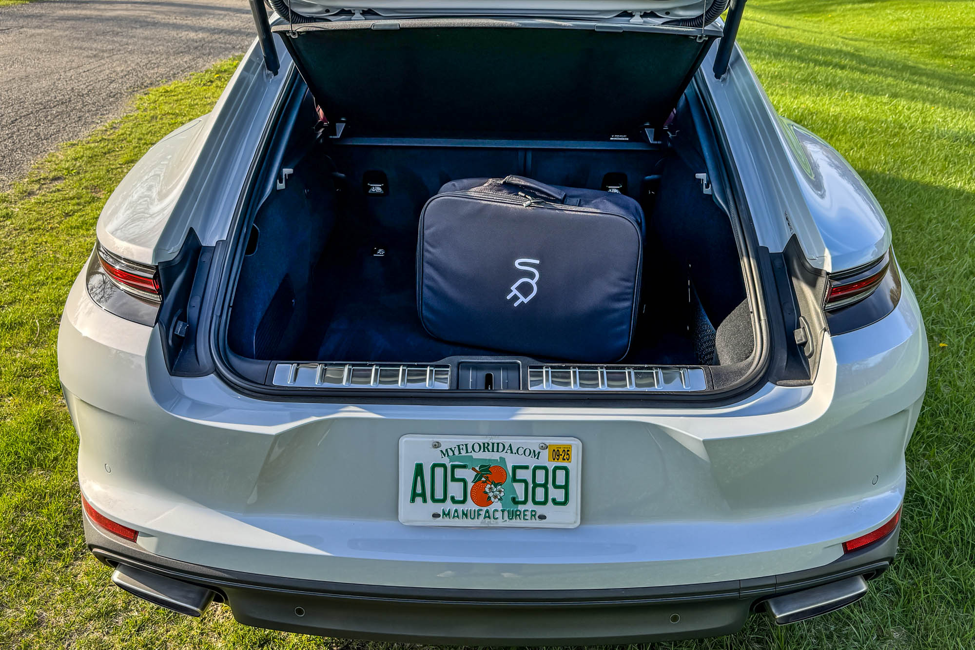 2025 Porsche Panamera 4 E-Hybrid