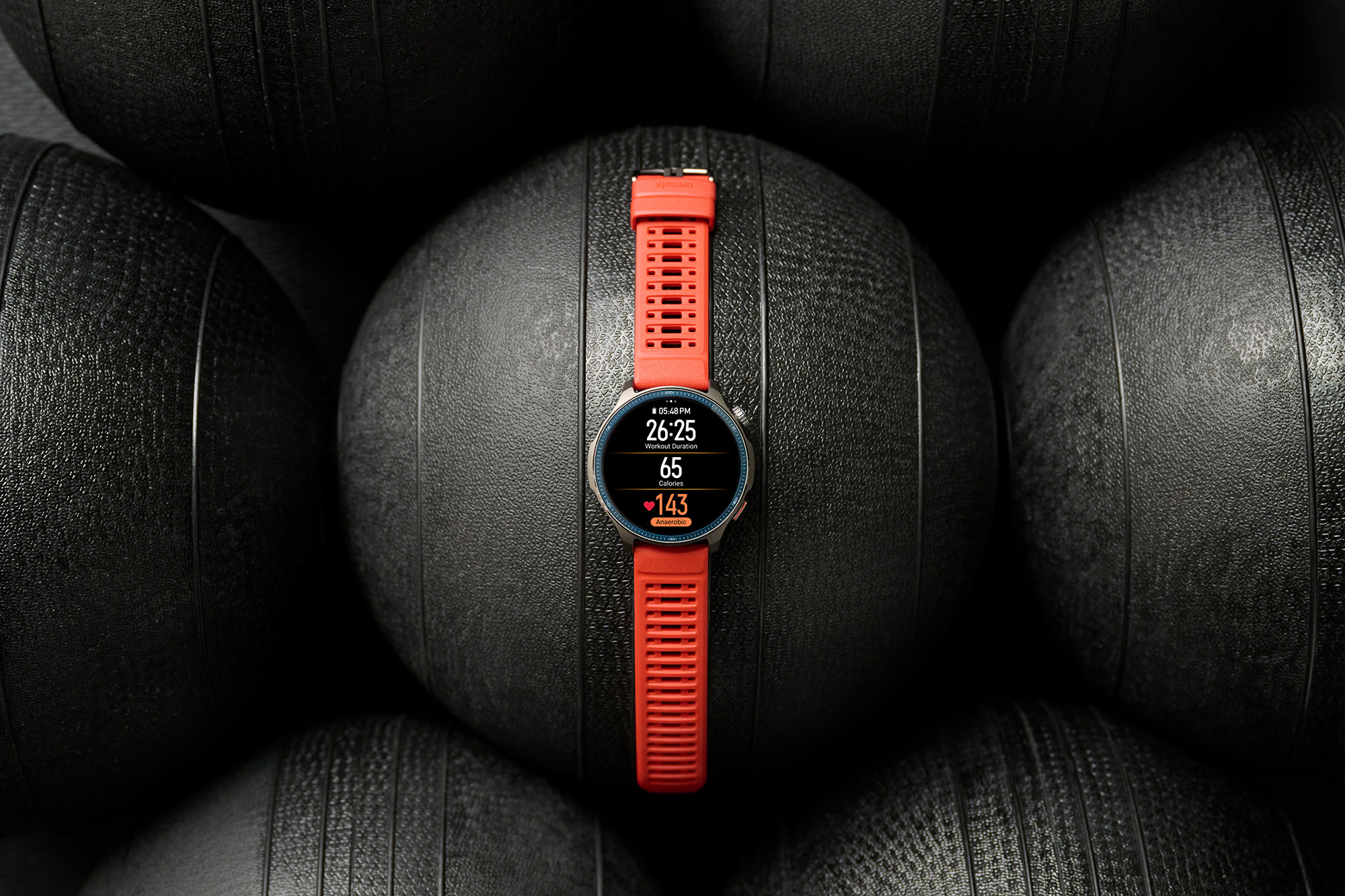Amazfit Balance 2 Helio Strap on medicine balls