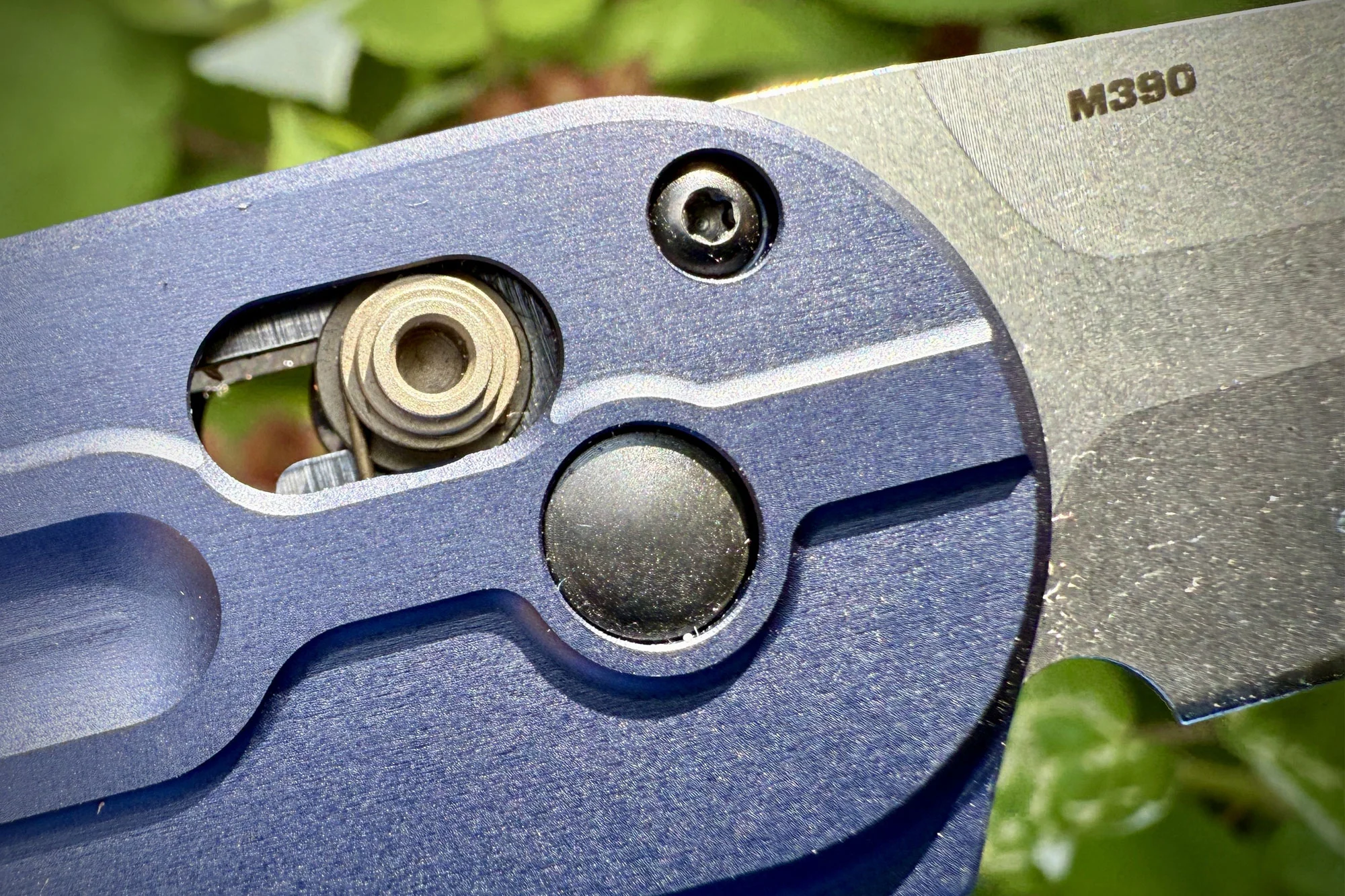 Axis Lock on the Benchmade Lowden knife