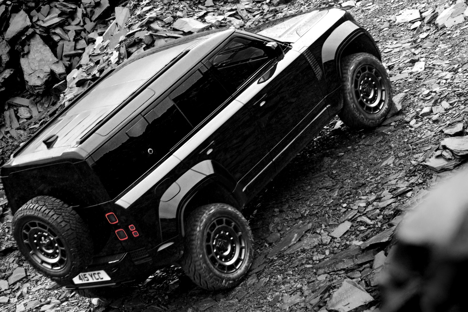 2026 Defender Octa Black