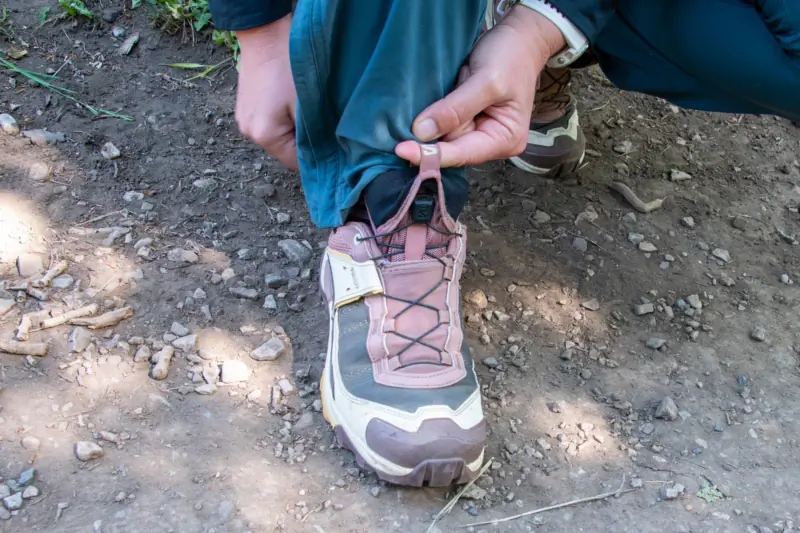 lacing the X Ultra 5 GTX shoes