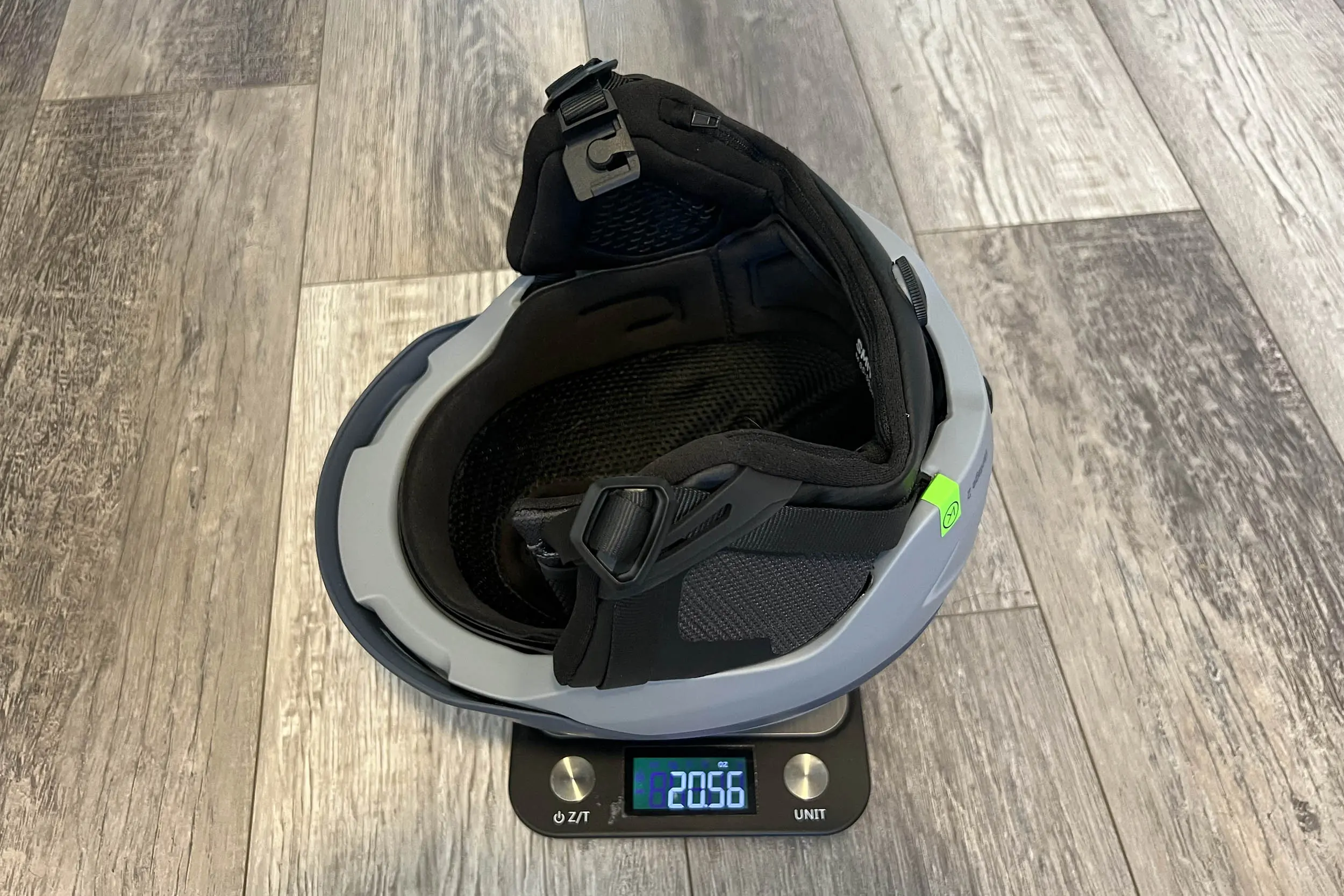 Smith Vantage 2 helmet on scale showing 20.56 ounces