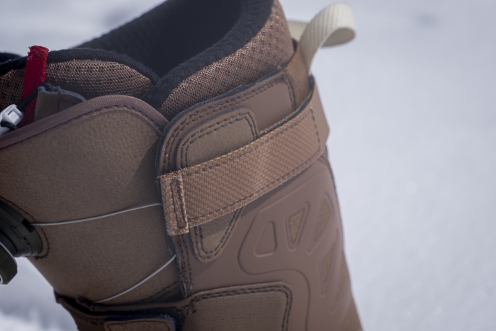 Side view close-up of the Vans Viaje Range snowboard boot, showing ankle strap