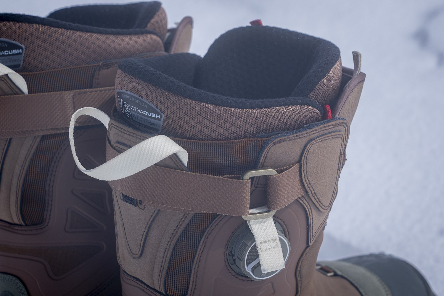Close-up of the upper cuff and V3 UltraCush Range Edition label on Vans Viaje snowboard boots