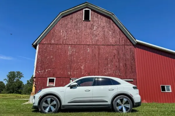 2025 Porsche Macan Electric