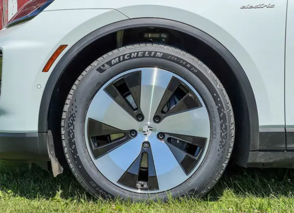 2025 Porsche Macan Electric