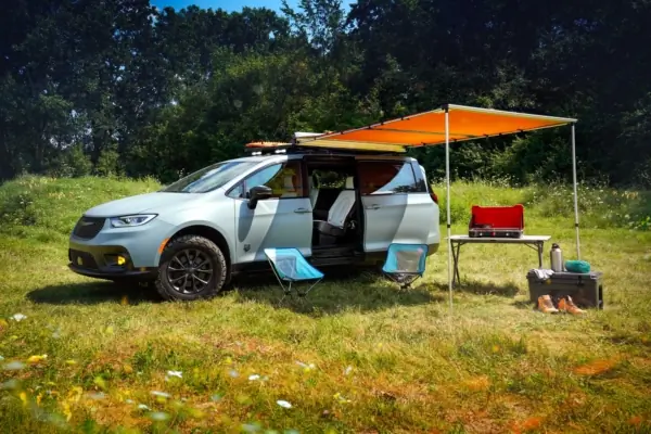 Lift, Tires, Style, Stuff: Chrysler Pacifica Grizzly Peak Van Concept