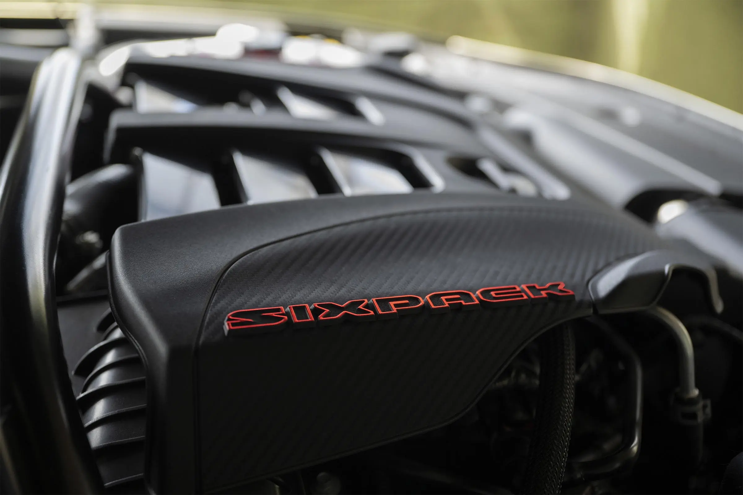 Dodge Charger Sixpack - engine