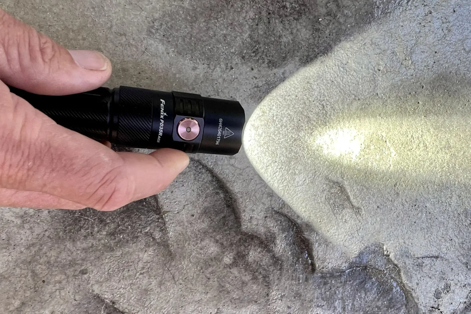 Fenix PD35R Pro flashlight beam