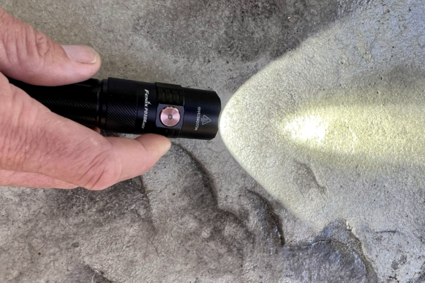 A Perfect Small Flashlight You Can Customize: Fenix PD35R ACE Review