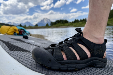 Keen Newport H2 Closed Toe Water Shoes Hiking Fishing Sandals KEEN Newport H2 Closed Toe Water Sandals Raven/Aluminum Grey  main image 4