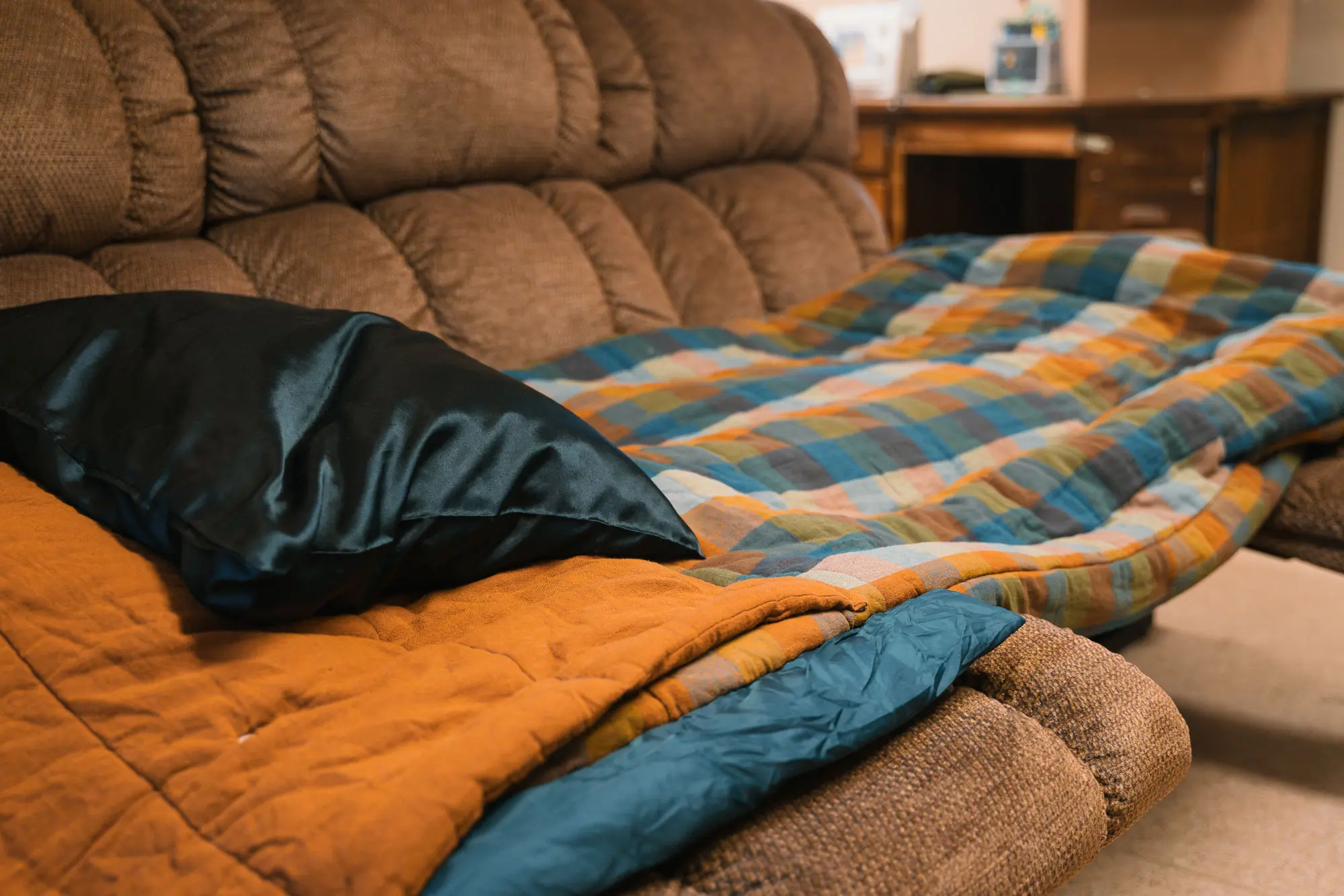 kelty wayback on a couch