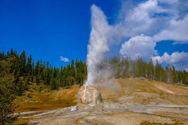 Yellowstone Thermal Crust Collapses, Severely Burning Teen