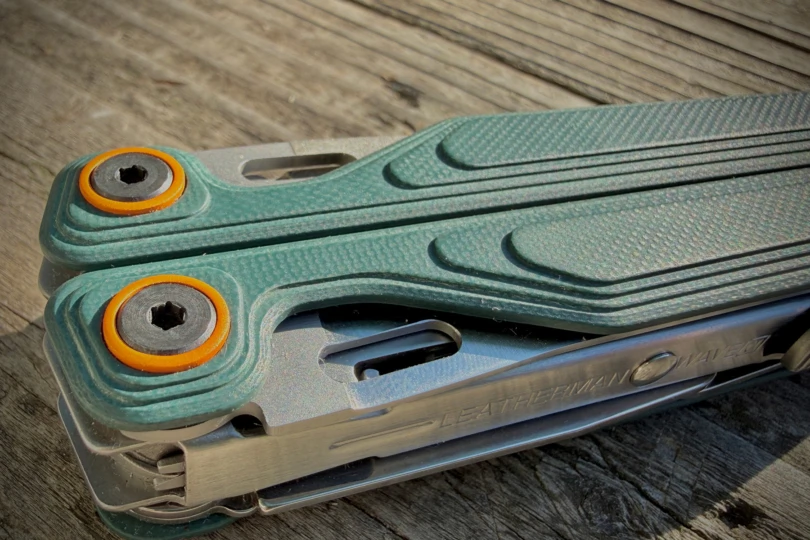 leatherman wave alpha closed g10 handle scales