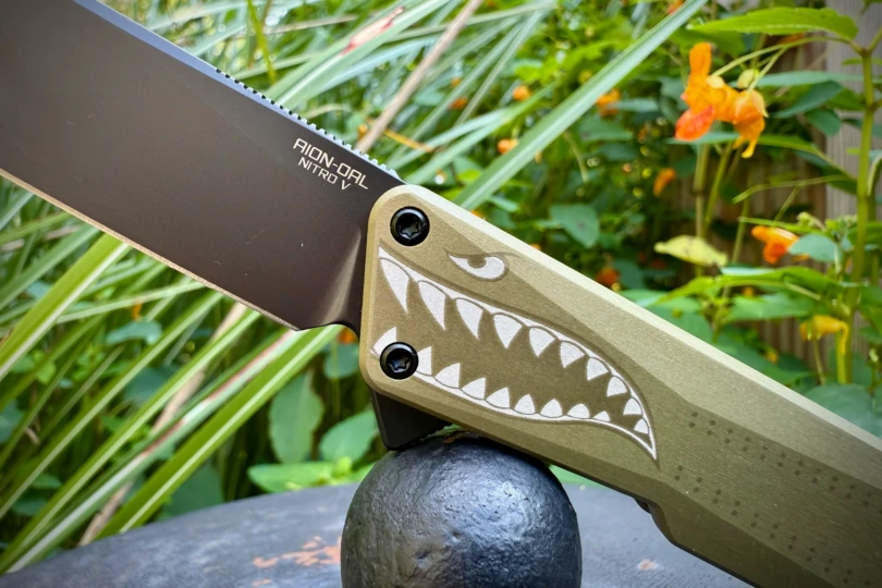 OKNIFE AION close-up of blade and handle design