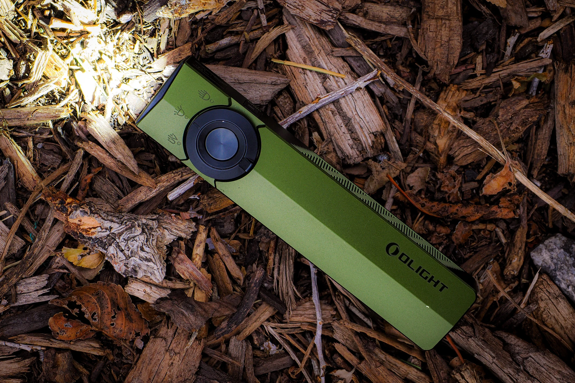 Olight Heard Our Complaints, And Its Latest Flashlight Solves the Problem