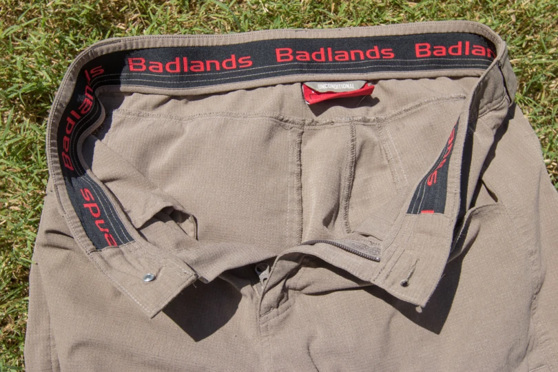 The elastic waistband on the Badlands Andaire Pants