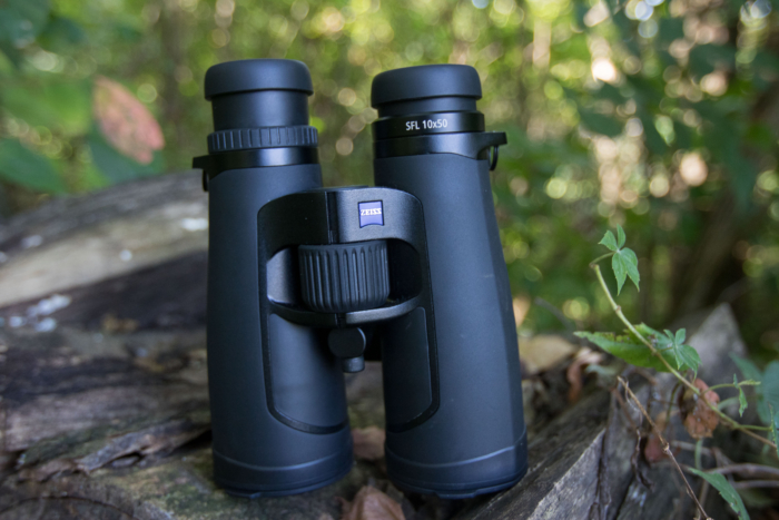 Eyecups set at different positions on binoculars