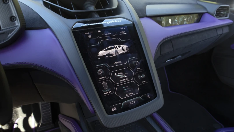 2025 Lamborghini Revuelto