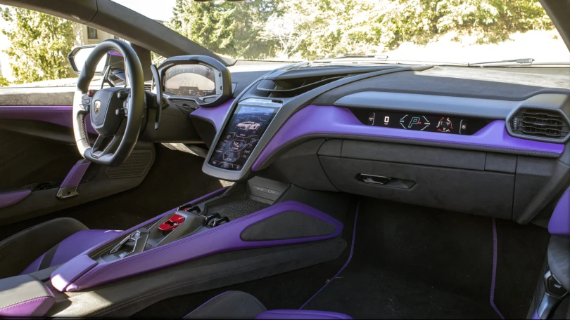 2025 Lamborghini Revuelto