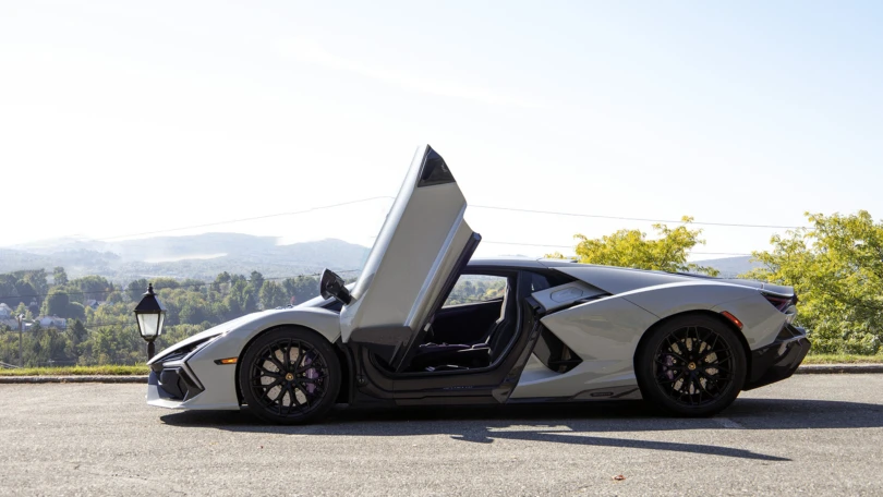 2025 Lamborghini Revuelto