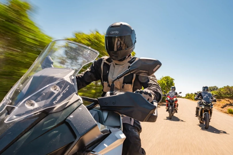 Cardo Systems BEYOND GTS motorcycle helmet