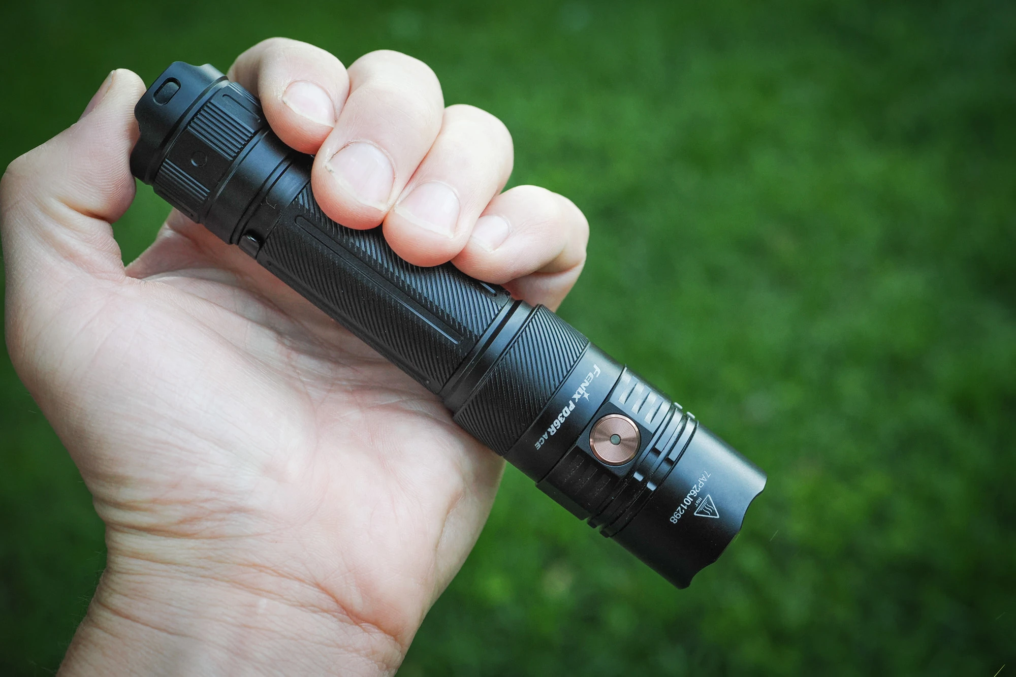 Phenix 
ホワイト フード付き スキーウェア Fenix PD36R ACE 3000 Lumens Multi-Mode Rechargeable Tactical