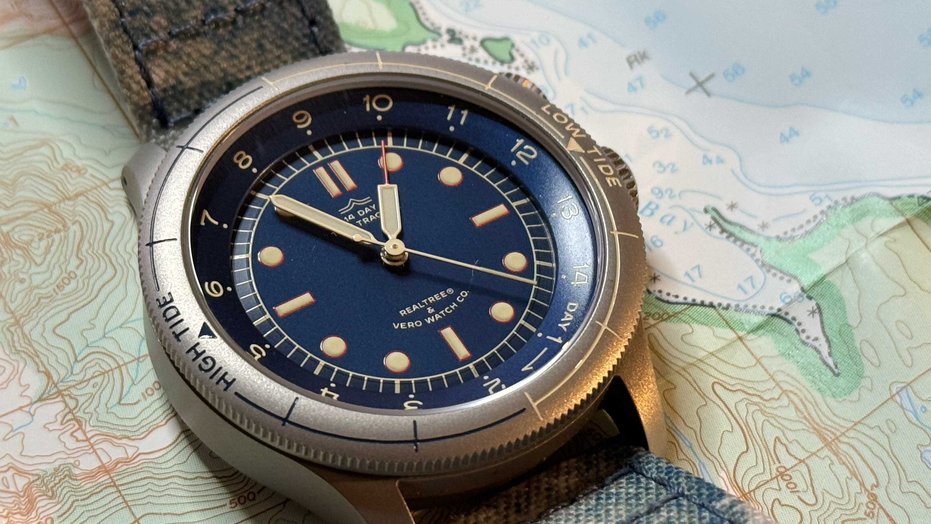 VERO X-Realtree Tide Tracker watch