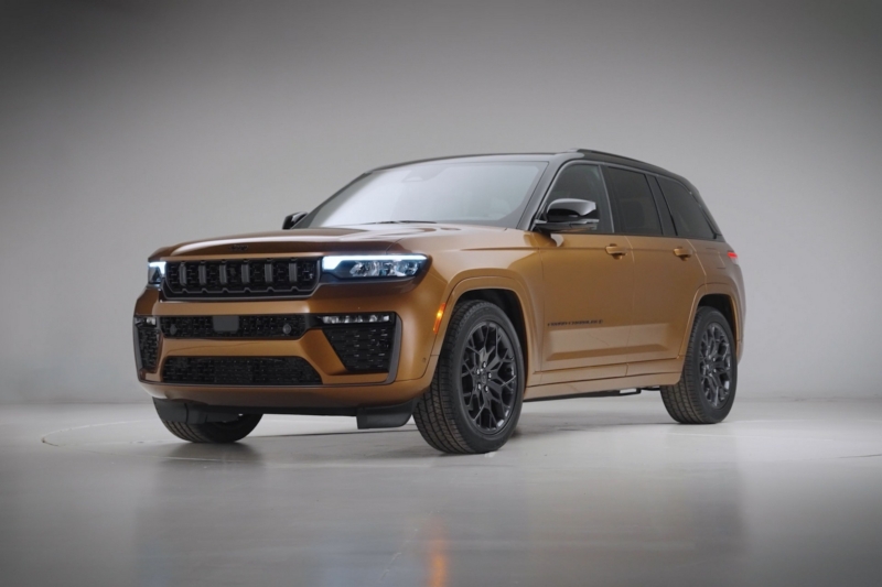 More Power, Fewer Cylinders, More Screen, Fewer Buttons: 2026 Jeep Grand Cherokee