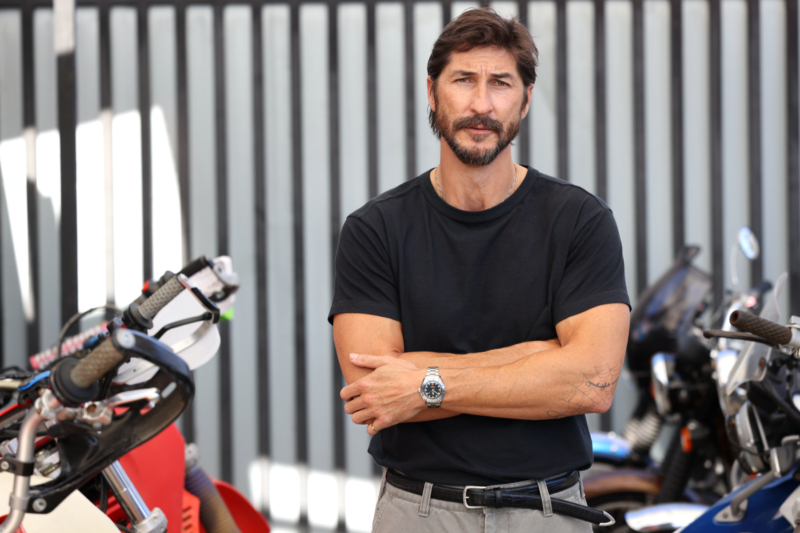 Form & Function for the Outdoors: A Vaer Watch Gift Guide