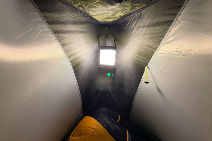 coast eal35r white light in tent