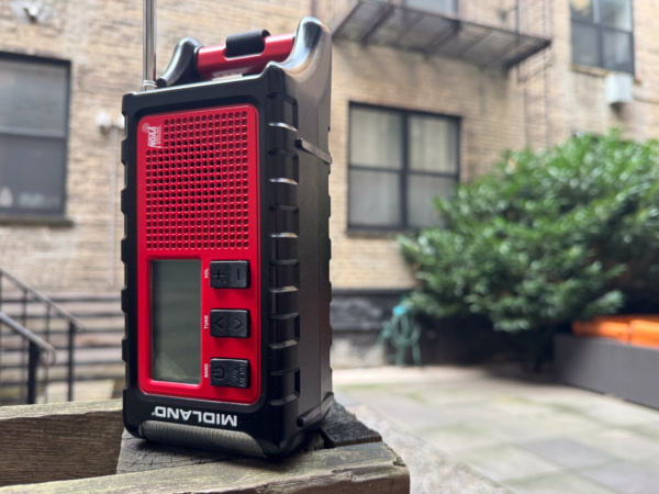 the midland er310pro radio outside in nyc