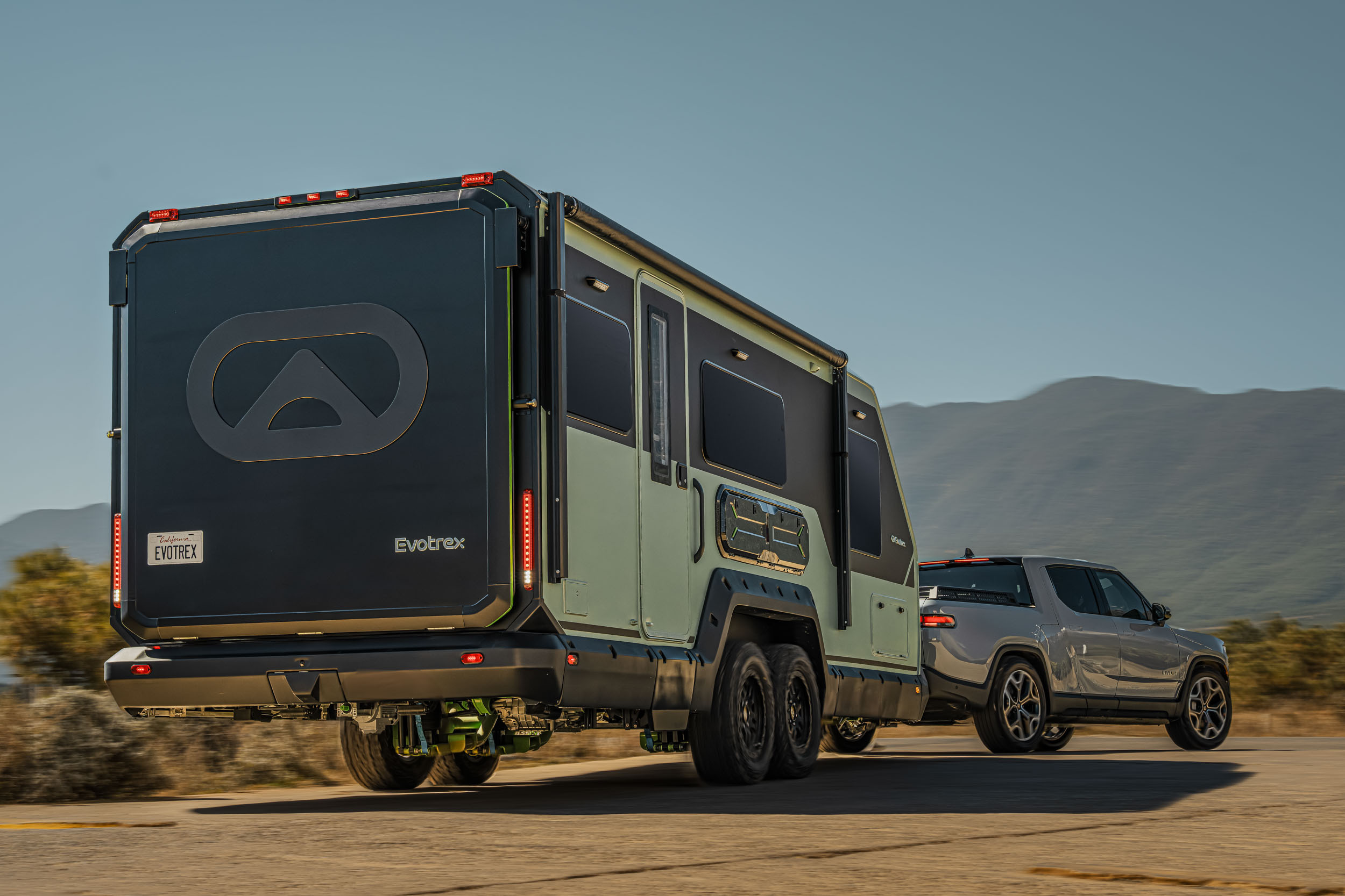 Evotrex-PG5 Travel Trailer Powers and Propels Itself for Off-Grid Adventures