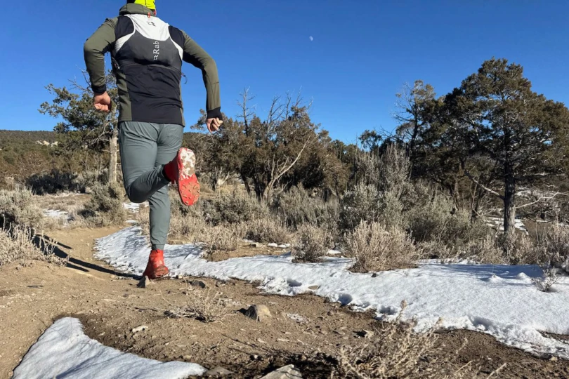 Rear view of Arc’teryx Norvan Nivalis GTX shoes while running