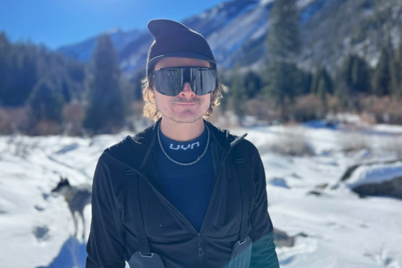 Man wearing UYN Baselayers under a hoody