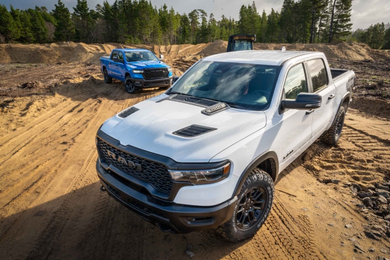 2026 Ram 1500 Crew Cab 4x4s: Hemi Rebel vs. Hurricane Warlock