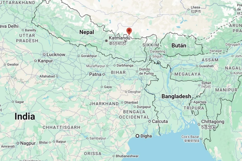 Sea to summit map of everest