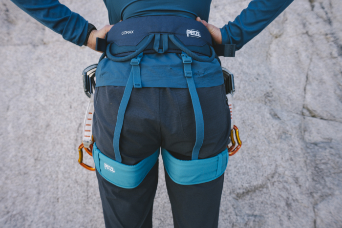 Testing the Petzl Corax; (photo/Miya Tsudome)