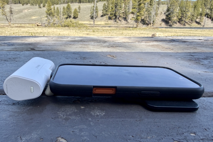 iWalk Power Bank Charging a phone
